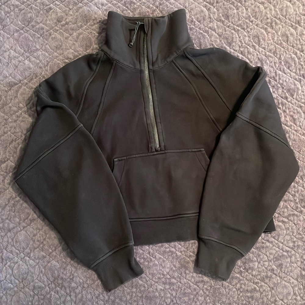 Lululemon Cropped Scuba